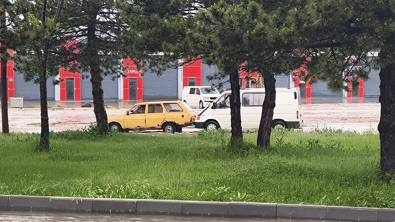 Kütahya'da Aniden Bastıran Dolu Ve Sağanak Ulaşımı Etkiledi (6)