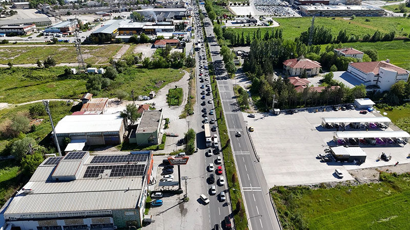 Kütahya’da Bayram Dönüşü Yoğunluğu Başladı (2)