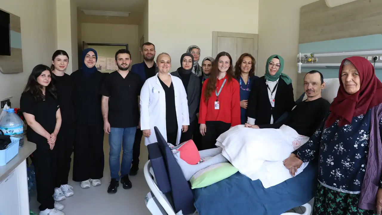 Kütahya’da Felçli Hastaya Özel Aparat Geliştirildi5