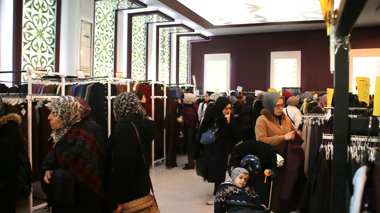 Kütahya’da Gala Festival, Şölen Havasında Açıldı7
