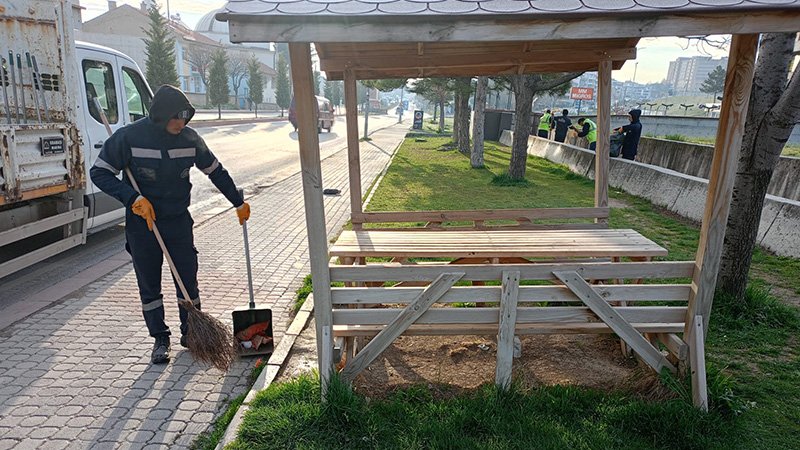 Kütahya’da Hasan Polatkan Caddesi’nde Temizlik Çalışması (2)