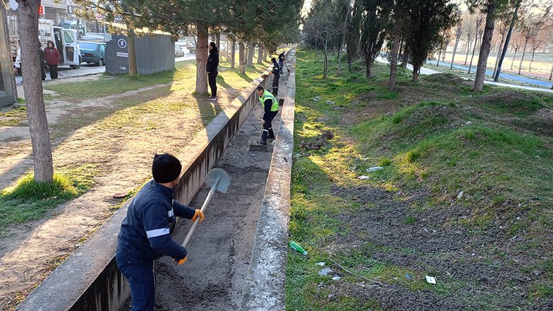 Kütahya’da Hasan Polatkan Caddesi’nde Temizlik Çalışması (3)