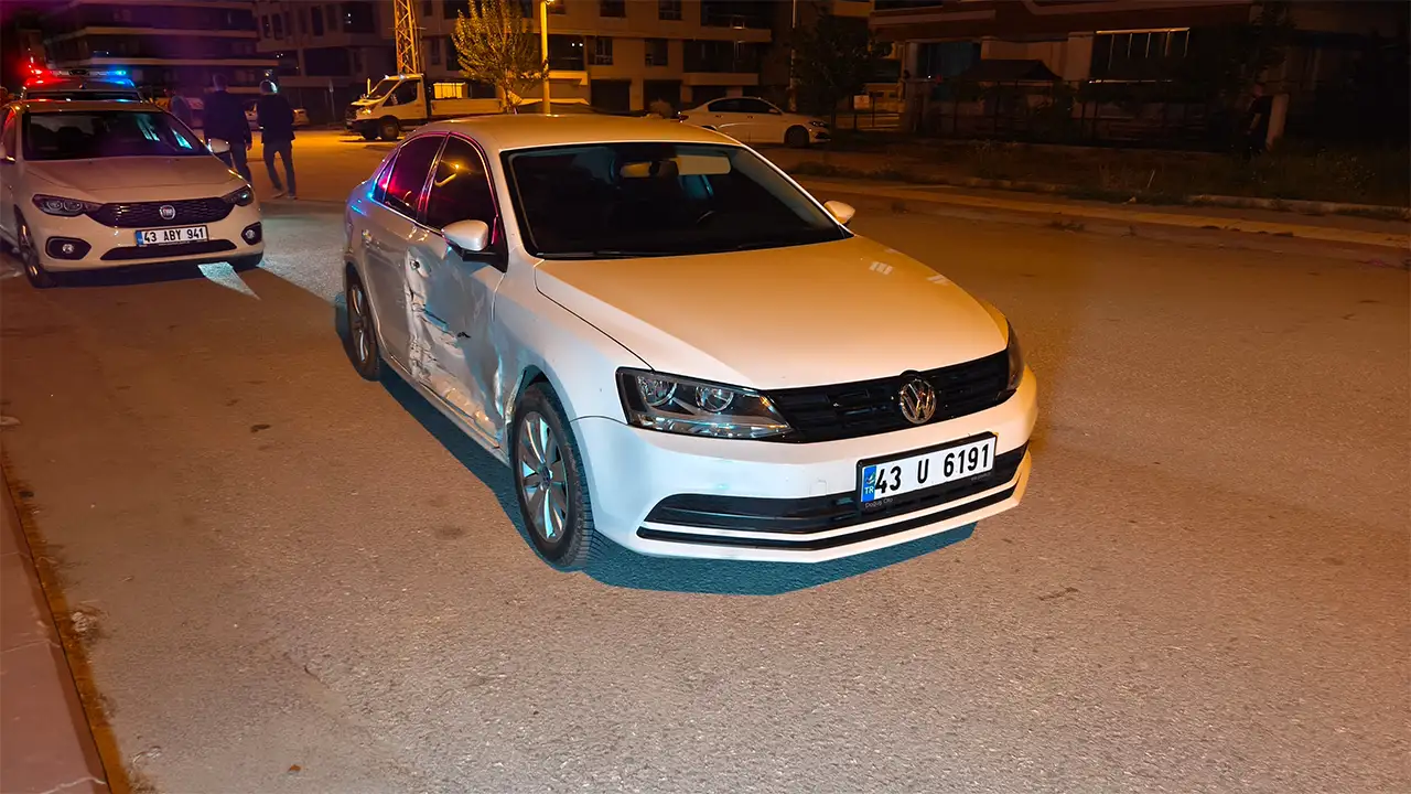 Kütahya’da Iki Otomobil Çarpıştı, Yaralılar Var6-1
