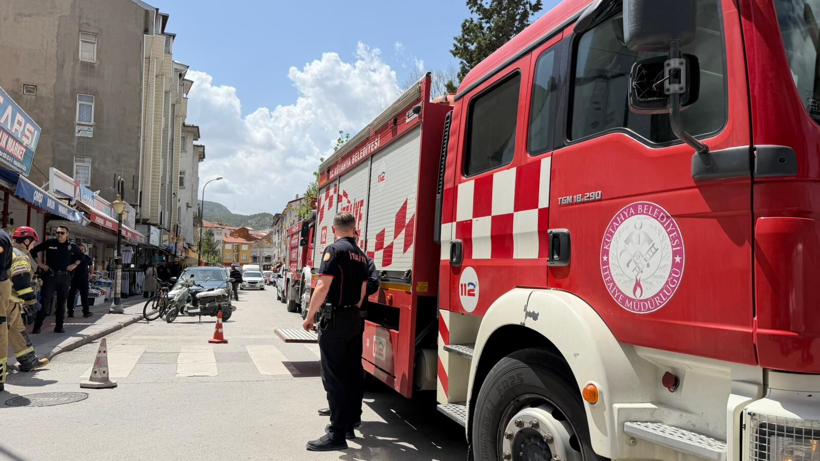 Kütahya’da Itfaiye Ekiplerinden Trafo Yangına Hızlı Müdahale (1)