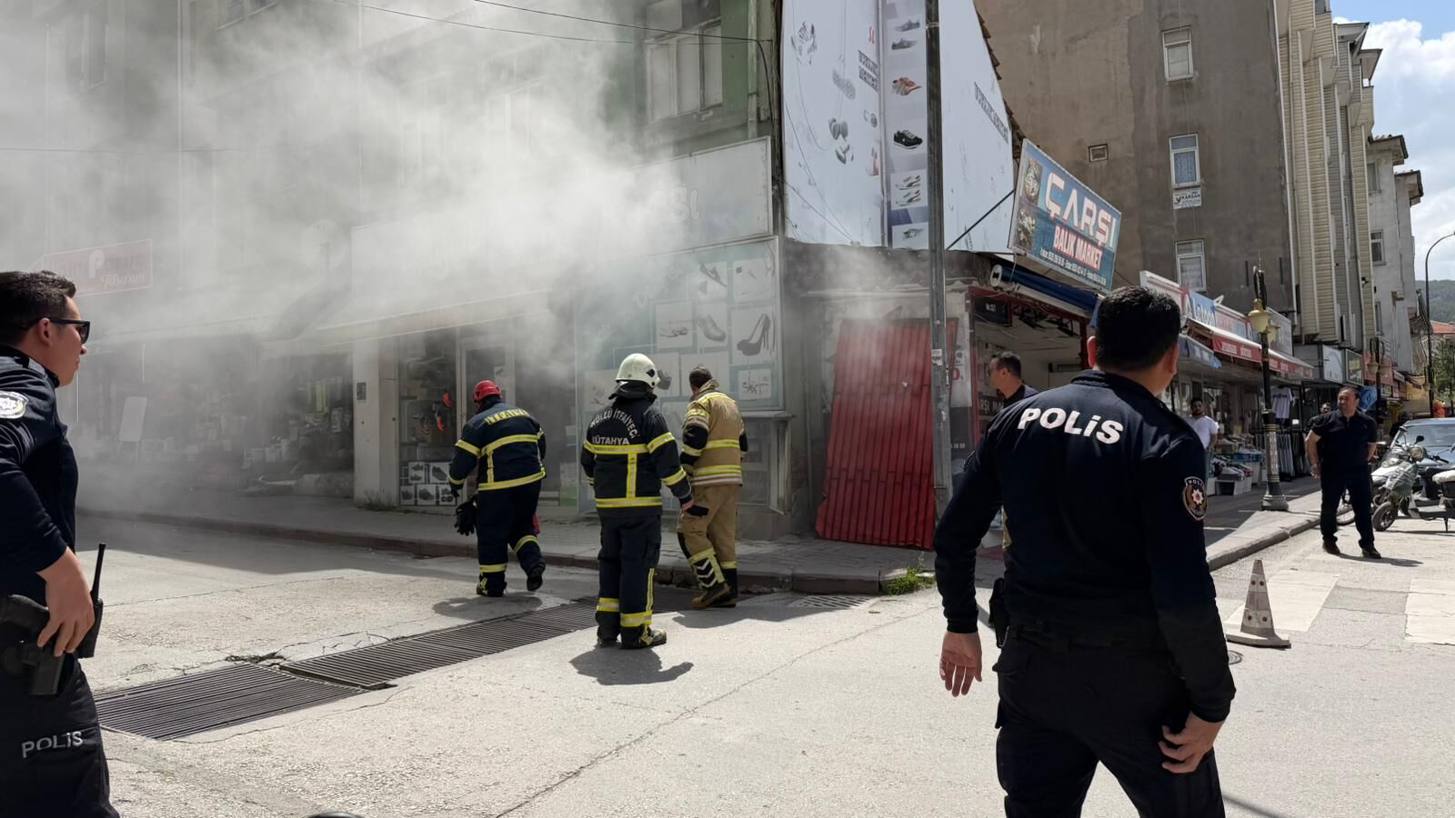 Kütahya’da Itfaiye Ekiplerinden Trafo Yangına Hızlı Müdahale (4)