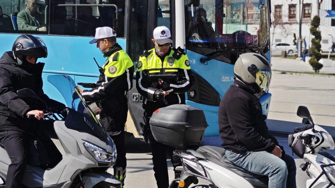 Kütahya’da Motosiklet Sürücülerine Sıkı Trafik Denetimi2