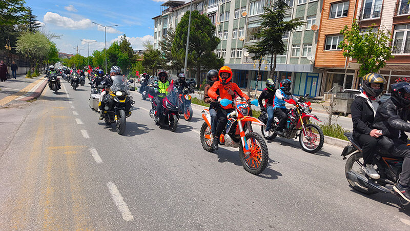 Kütahya’da Motosiklet Tutkunları 19 Mayıs Kortejinde (3)