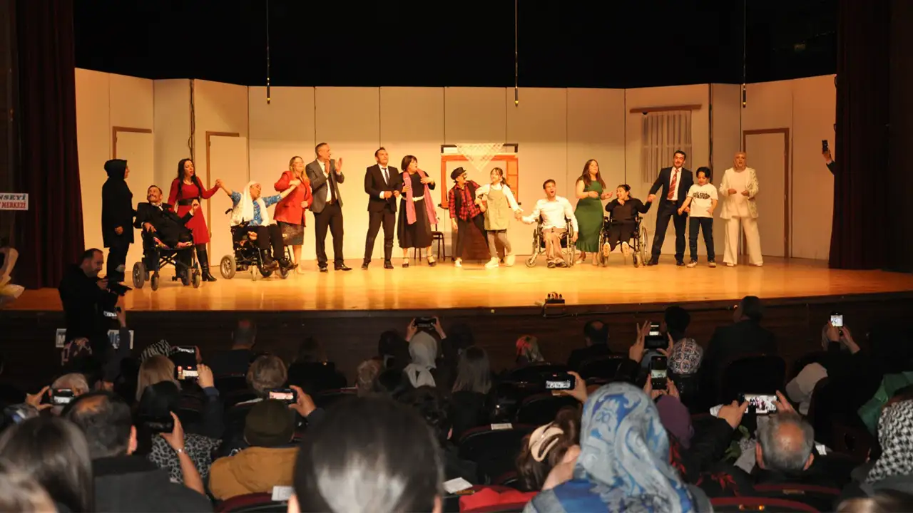 Kütahya’da Özel Bireyler Sorunlarını Sahneye Taşıdı3