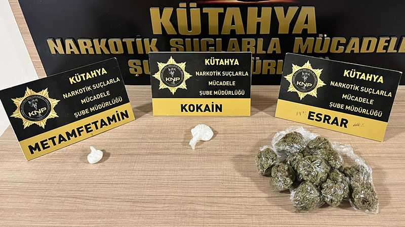 Kütahya’da Polis Ekiplerinden Uyuşturucuya Geçit Yok (2)-1