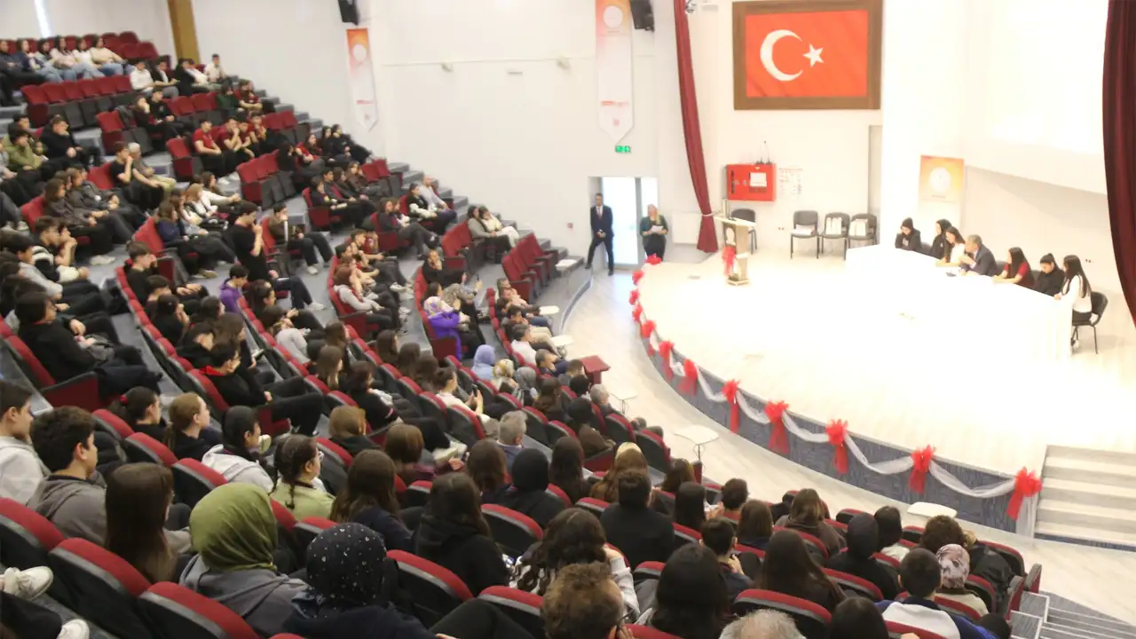 Kütahya’da Safahat Okumaları Il Finali Yapıldı 2