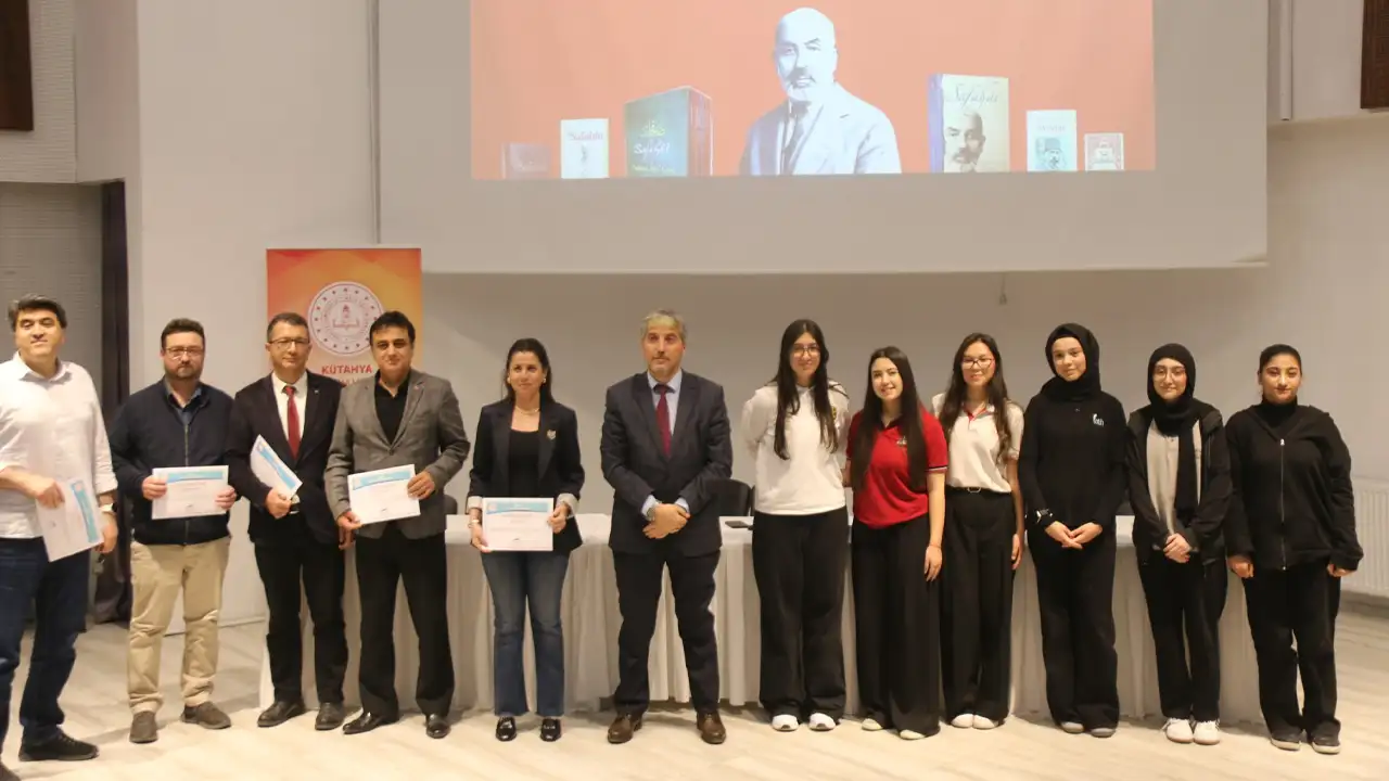 Kütahya’da Safahat Okumaları Il Finali Yapıldı 4