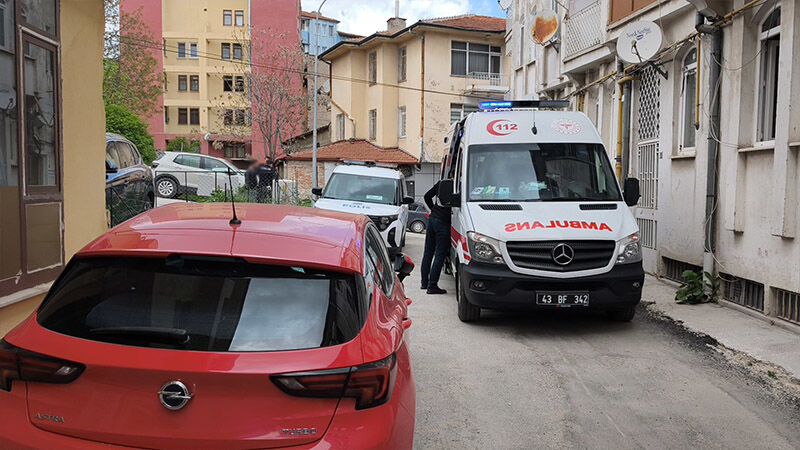 Kütahya'da Sevgilisinin Yeni Sevgilisini Başından Yaraladığı Iddiası (2)