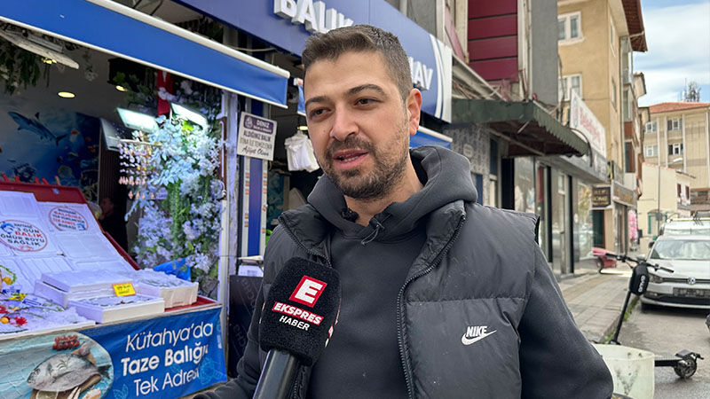 Kütahya’da Taze Balıklar Tezgahları Renklendiriyor (1)-1