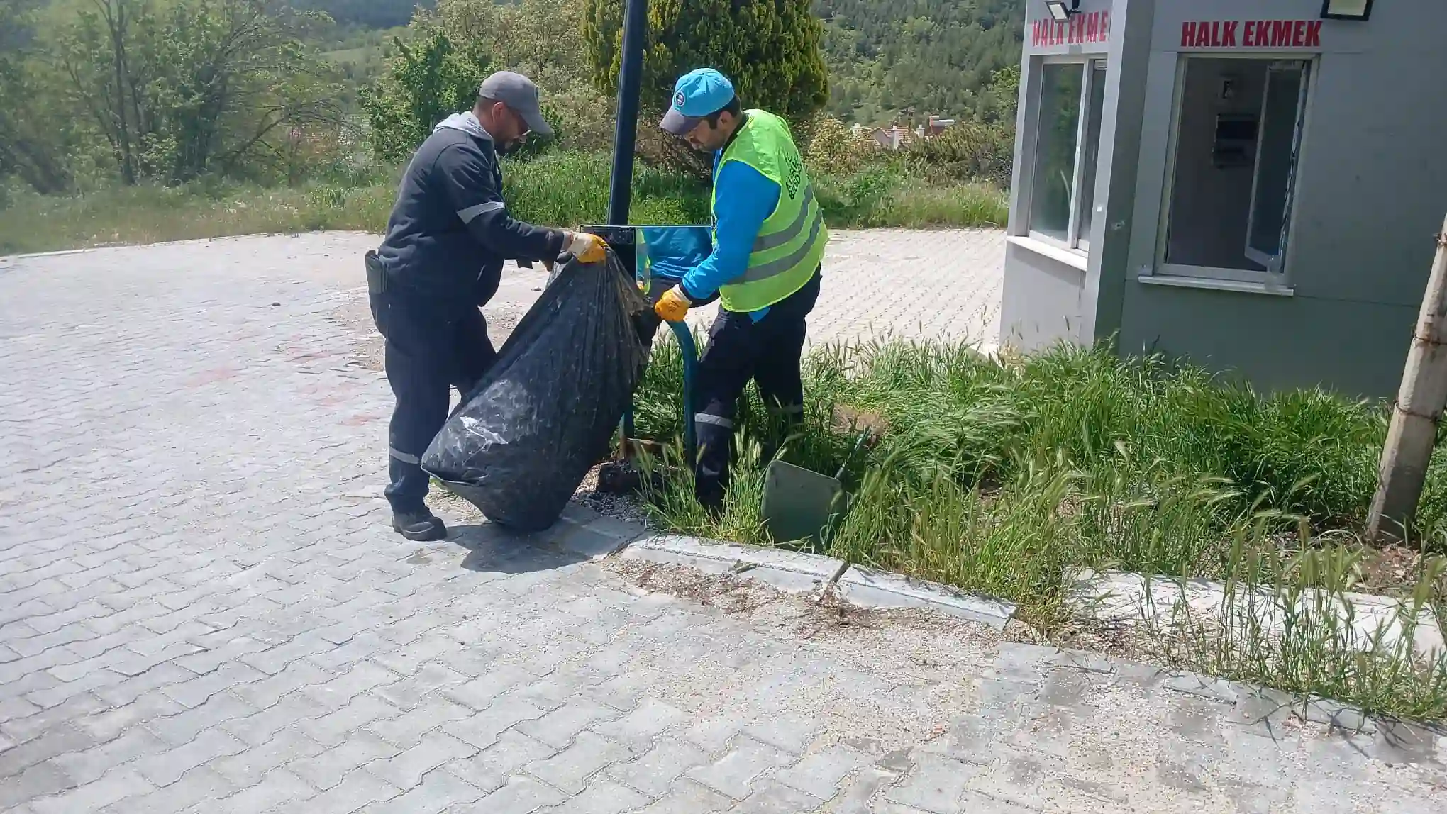 Kütahya’da Temizlik Ekipleri Bayramda Da Mesaide1