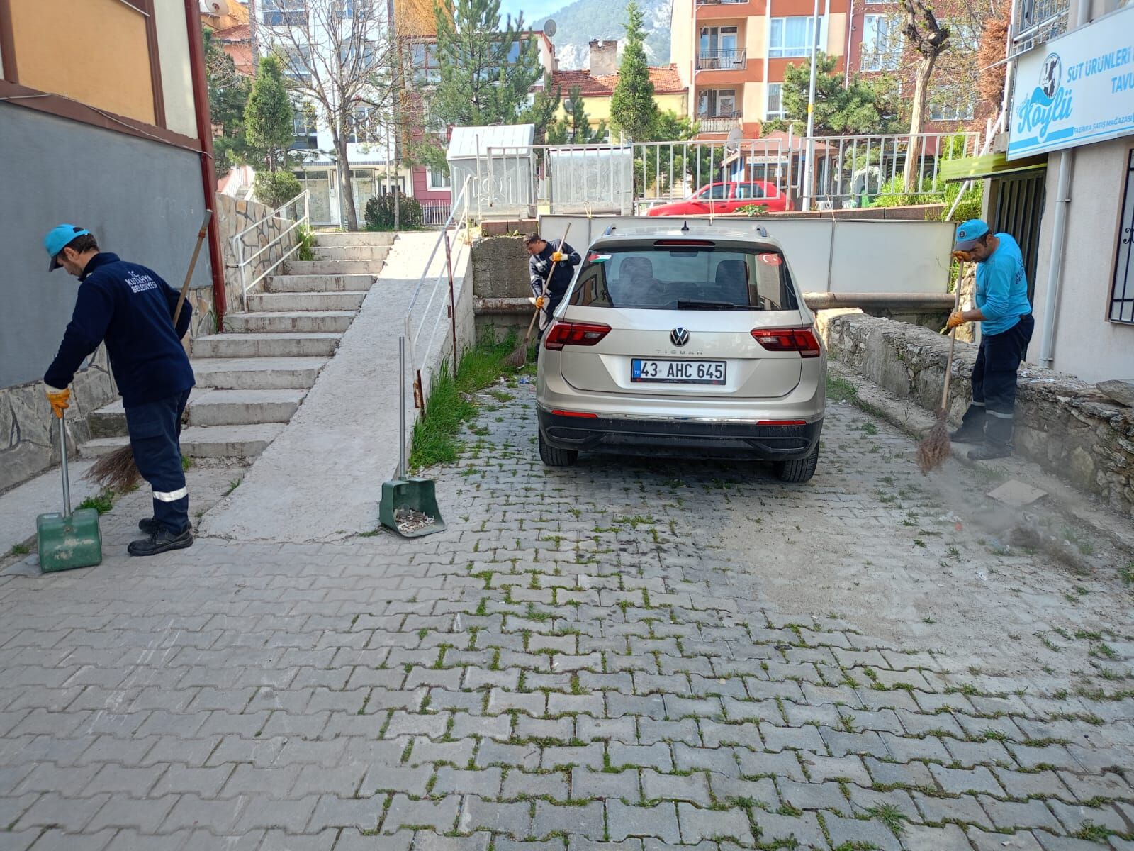 Kütahya’da Temizlik Ekiplerinin Temizlik Çalışmaları Sürüyor 4