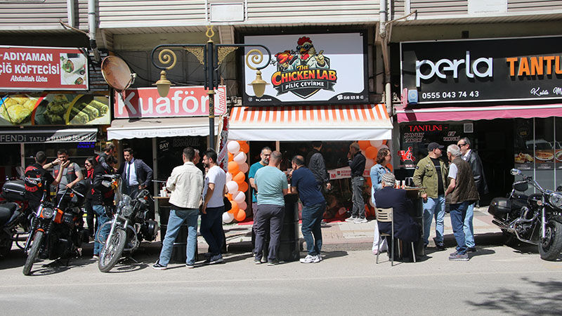 Kütahya’da “The Chicken Lab Piliç Çevirme” Hizmete Açıldı (3)
