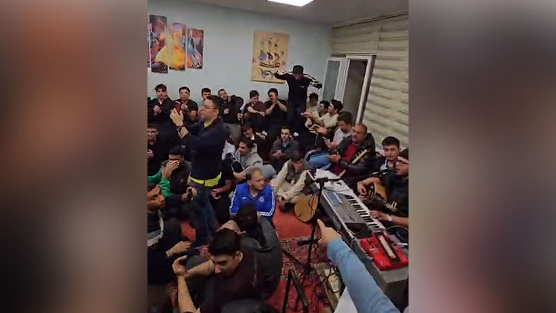 Kütahya’da Üniversite Öğrencileri Sıra Gecesinde Eğlendi (2)