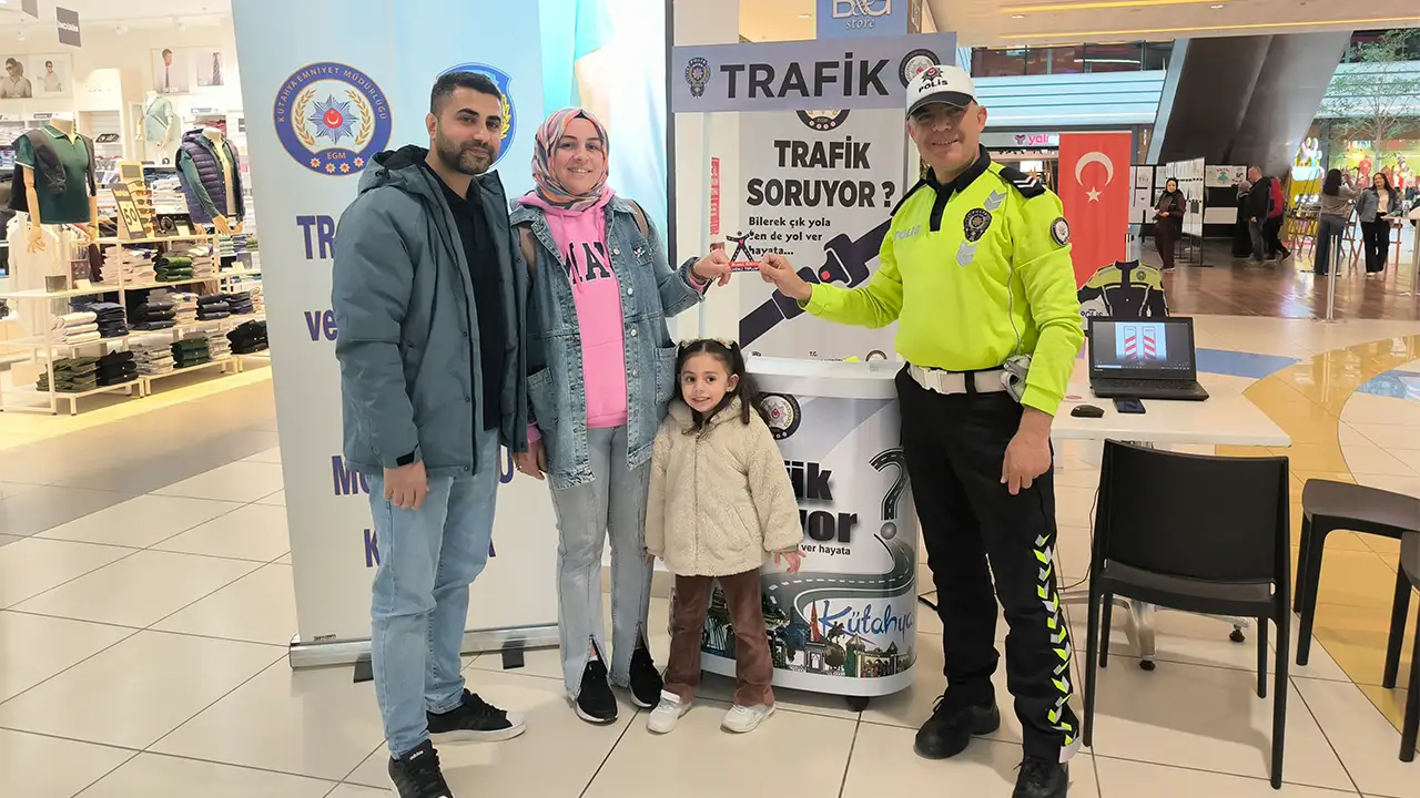 Kütahya’da Vatandaşlara Yönelik Trafik Eğitimi Sürüyor4