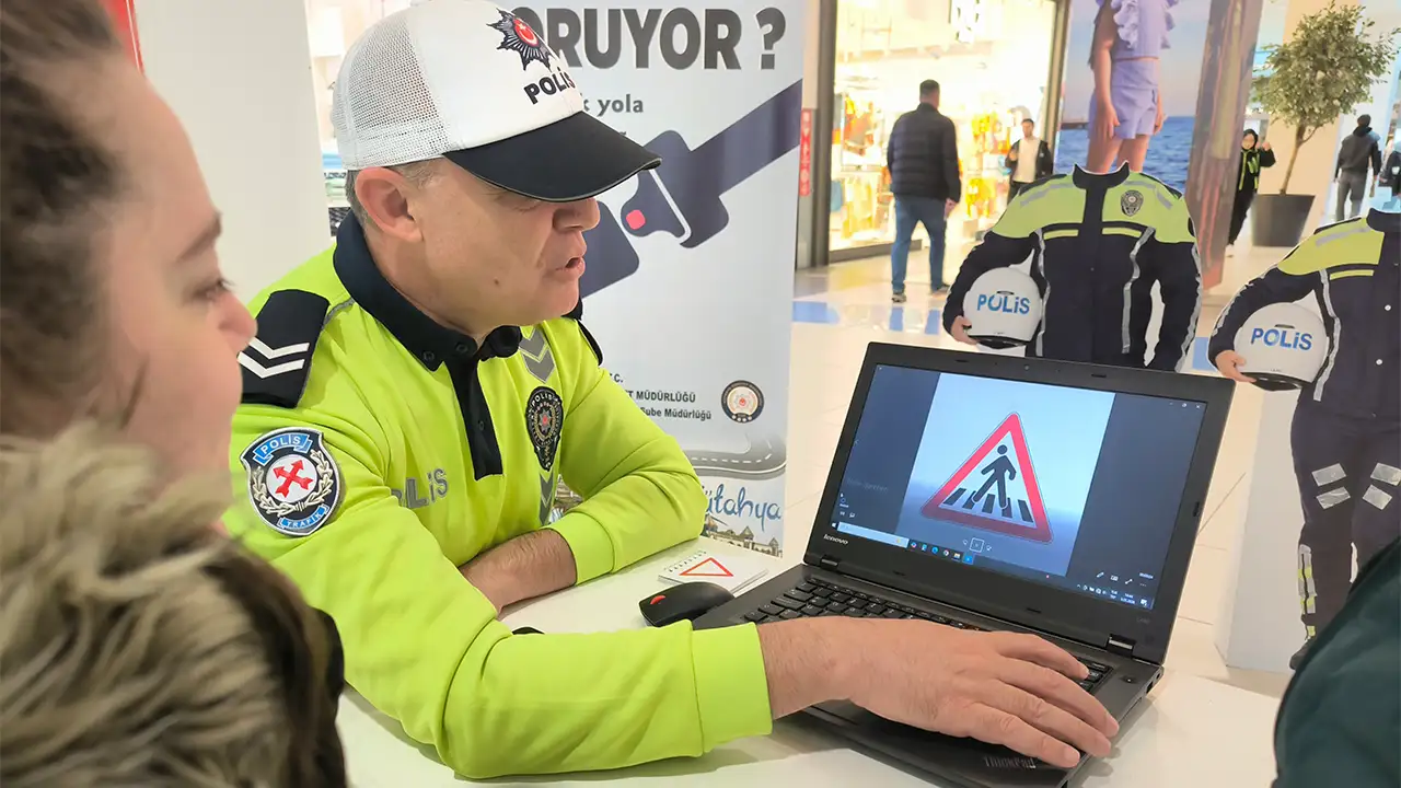 Kütahya’da Vatandaşlara Yönelik Trafik Eğitimi Sürüyor6