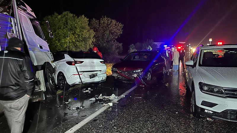 Kütahyalı Aile, Uşak’taki Kazada Hayatını Kaybetti (5)