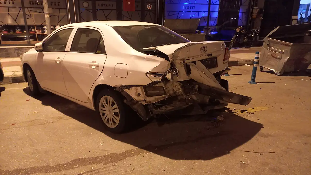 Manisa’da Alkollü Sürücü 13 Araca Çarptı 1