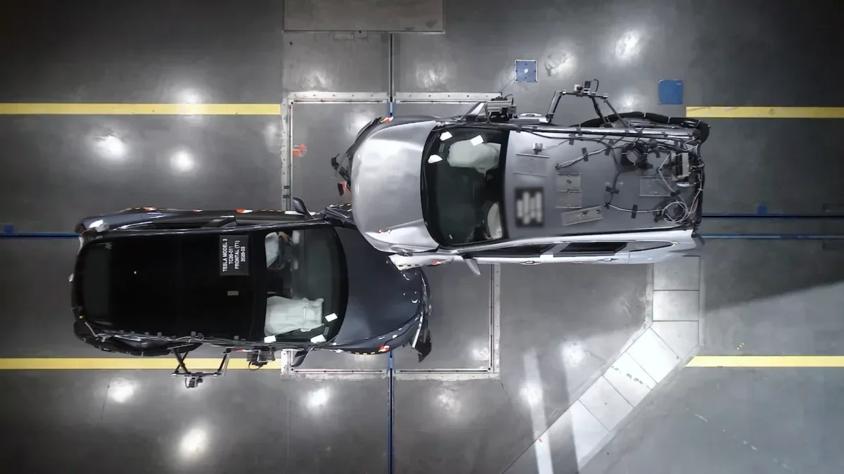 Tesla Vision Hava Yastıklarını 70 Ms Erken Açıyor Güncellemesi 1