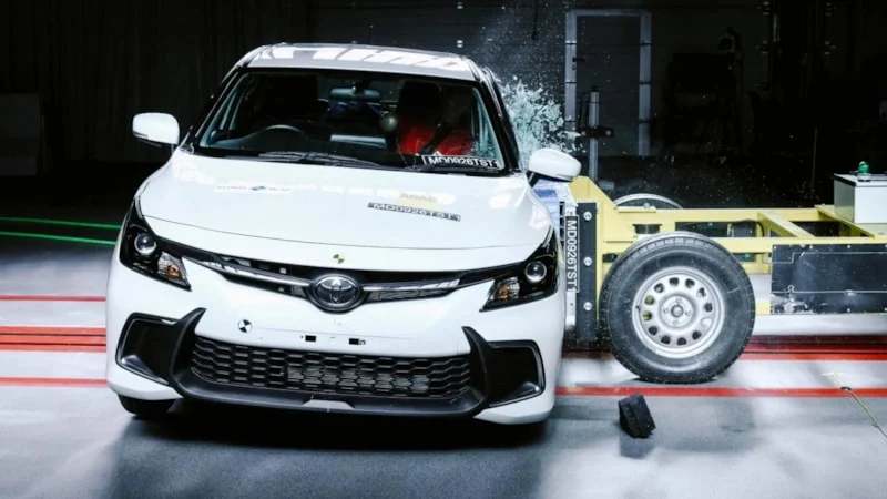 Toyota Starlet Çarpışma Testinde Sıfır Yıldız Aldı1,,