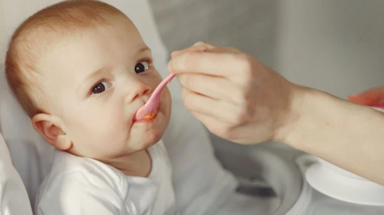 Türkiye’de Satılan Bebek Mamasına Toplatma Kararı “Cereulide” Riski