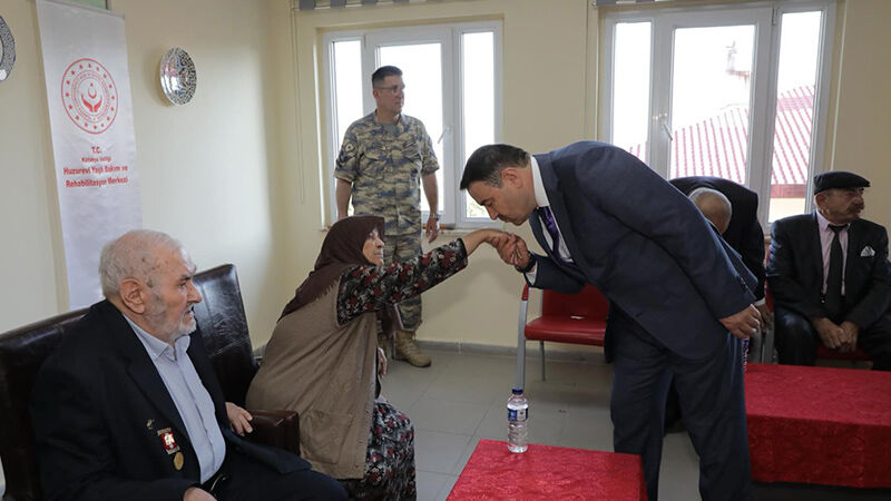 Vali Musa Işın’dan Hastane Ve Huzurevine Bayram Ziyareti (1)