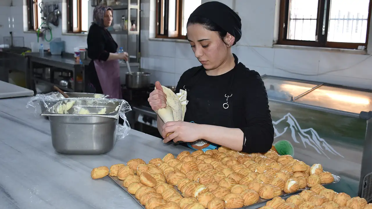 Afyonkarahisar’da Kadın Kooperatifi Üretimi Gelire Dönüştürdü 3