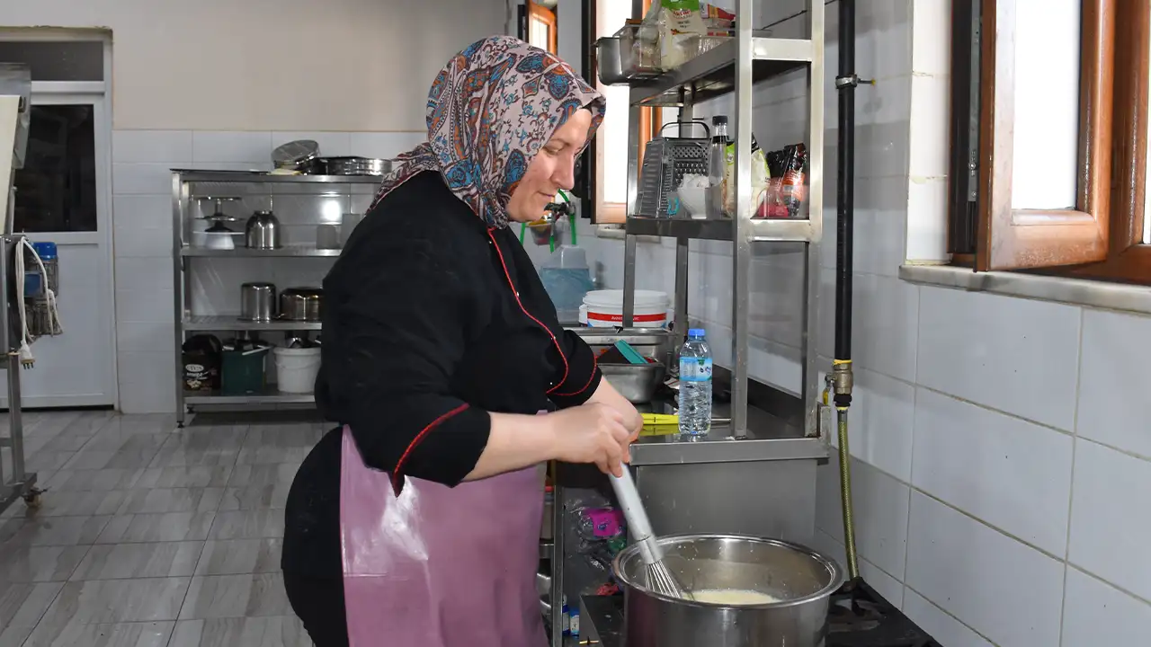 Afyonkarahisar’da Kadın Kooperatifi Üretimi Gelire Dönüştürdü 4