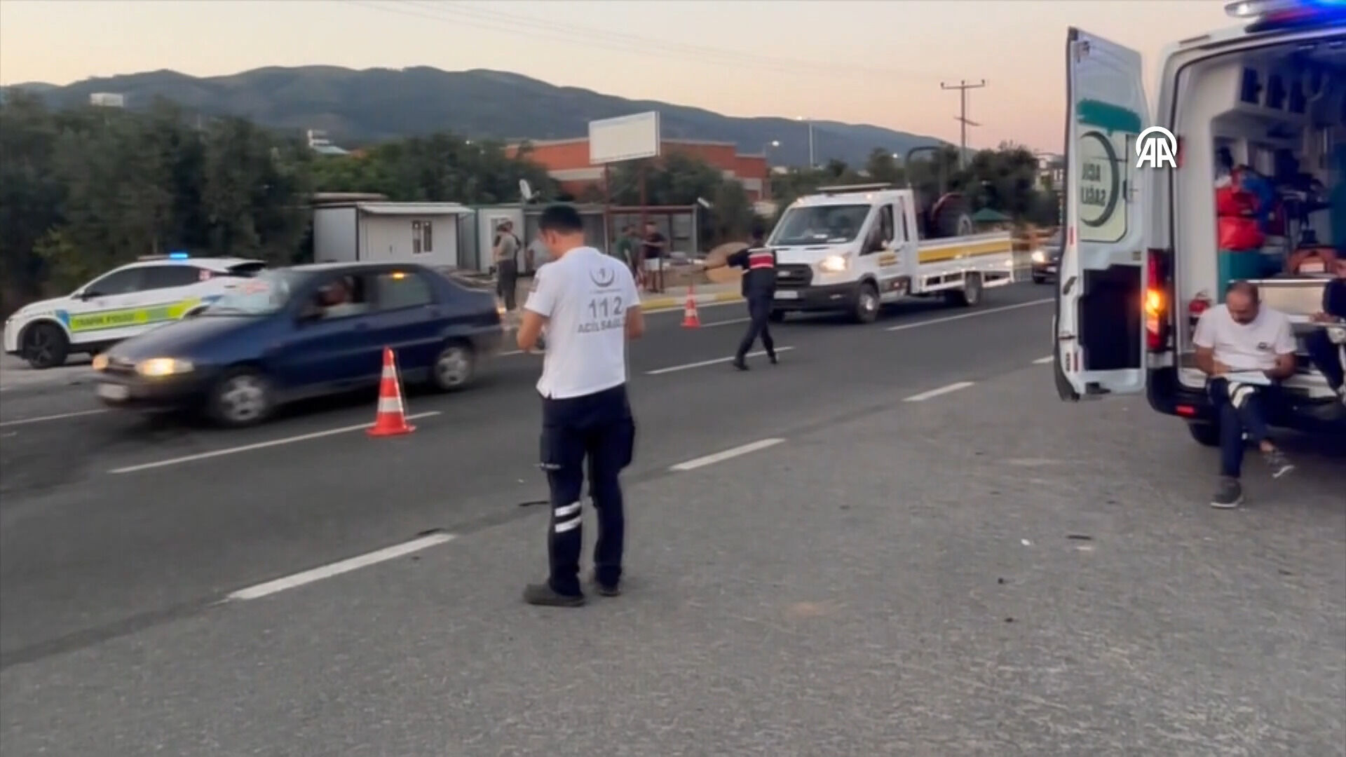 Balıkesir'de Iki Otomobil Çarpıştı 2 Ölü, 3 Ağır Yaralı (1)