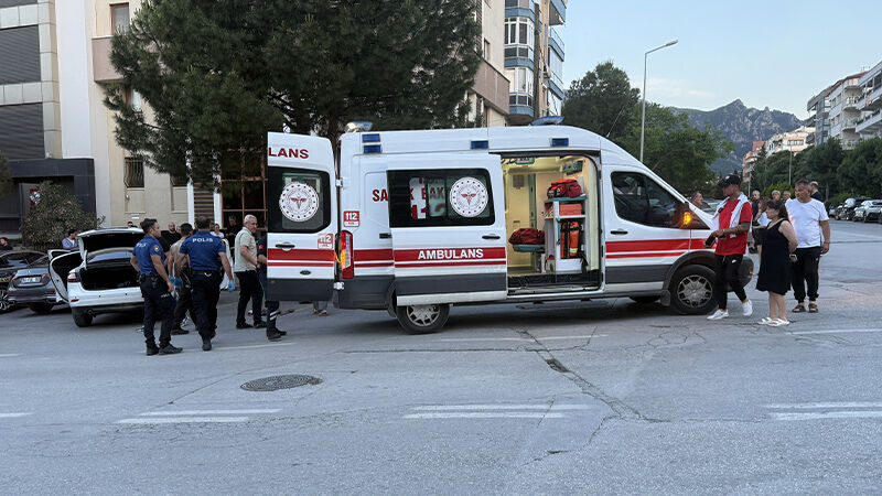 Denizli’de Otomobile Pompalı Tüfekle Ateş Açıldı 2 Kardeş Yaralandı (2)