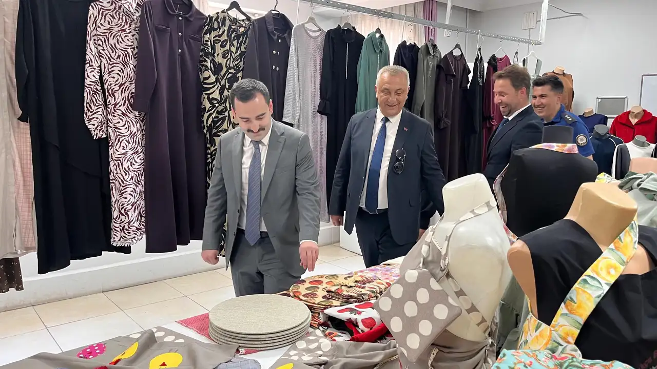 Domaniç’te Hayat Boyu Öğrenme Sergisi Açıldı 2