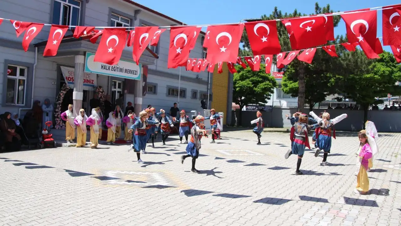 Domaniç’te Hayat Boyu Öğrenme Sergisi Açıldı
