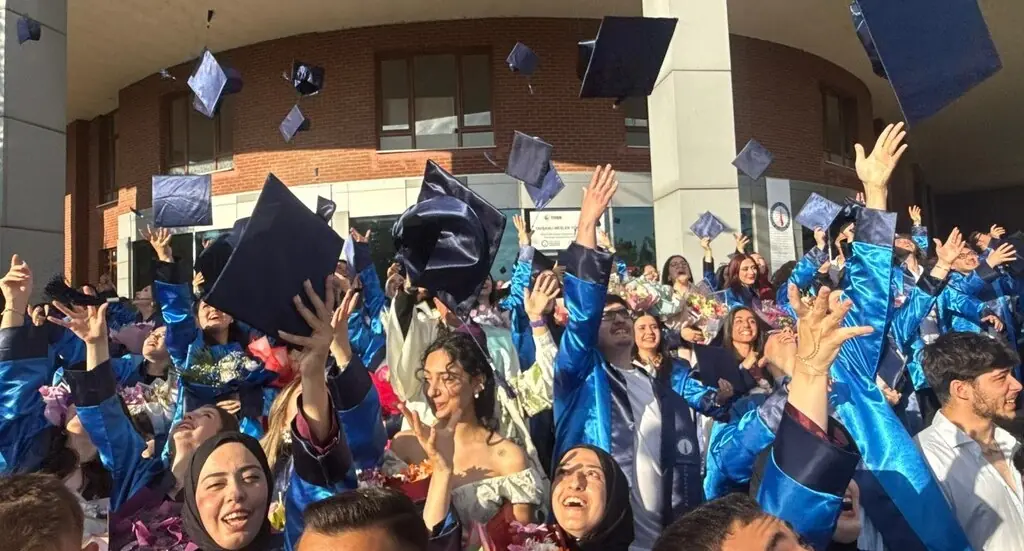 Dpü Tavşanlı Myo'da Mezuniyet Coşkusu2