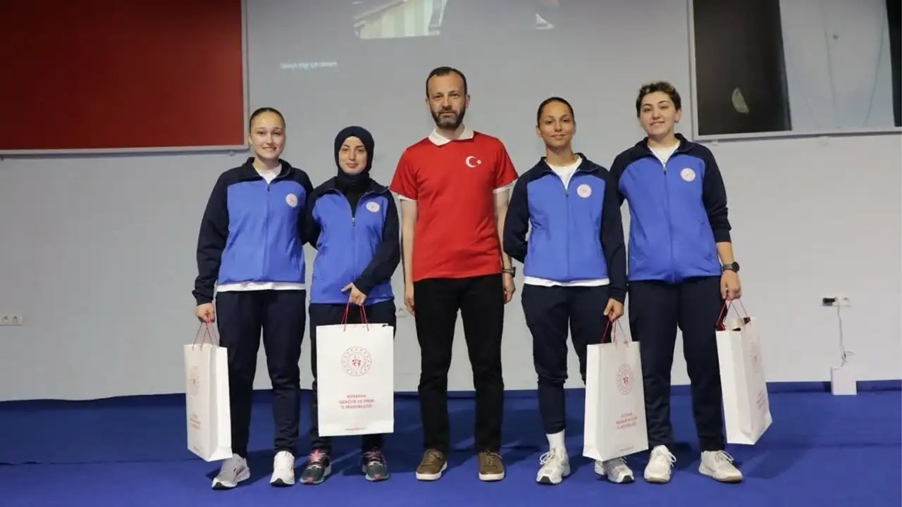 Gençlik Haftasında Dereceye Girenler Ödüllendirildi 3