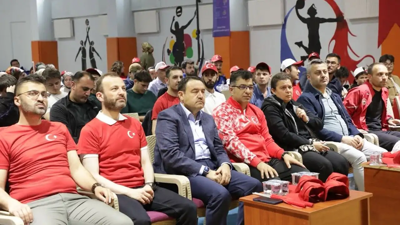 Gençlik Haftasında Dereceye Girenler Ödüllendirildi 4