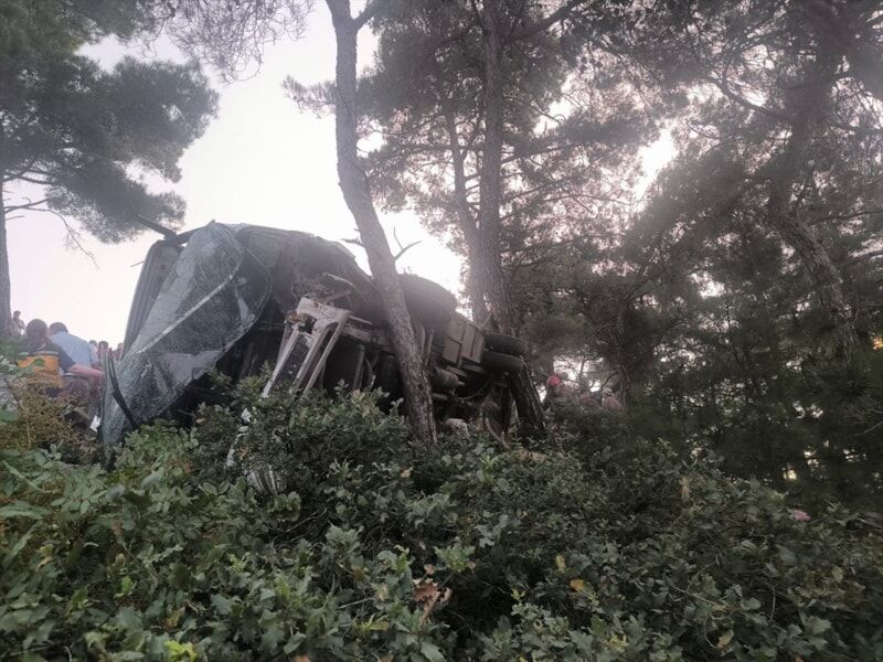 İzmir’de Işçi Servisi Devrildi 22 Yaralı3
