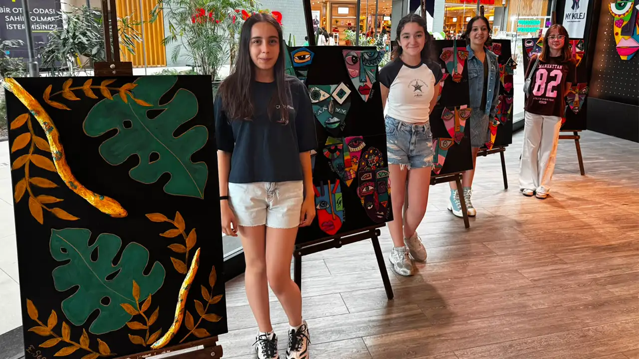 İzmirli Öğrencilerin Resimleri Sergiyle Buluştu 2