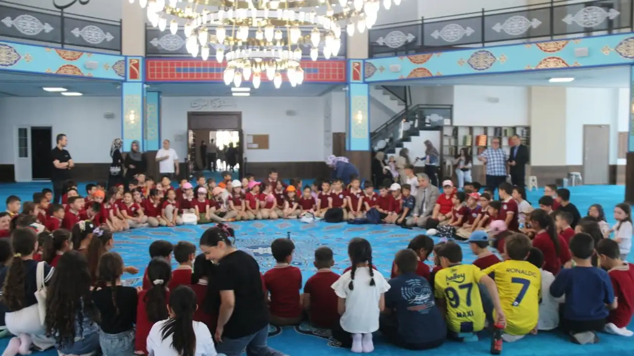 Kütahya Hira Camii’nde Çocuk Şenliği Düzenlendi 3