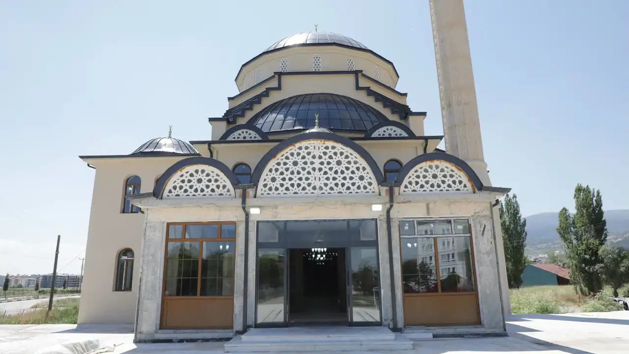 Kütahya Valisi Musa Işın, Dini İhtisas Merkezi Camii Inşaatını Inceledi