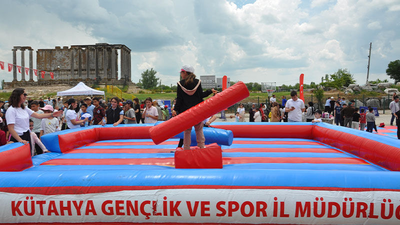 Kütahya’da Aizanoi Antik Kenti’nde Spor Festivali Yapıldı (7)