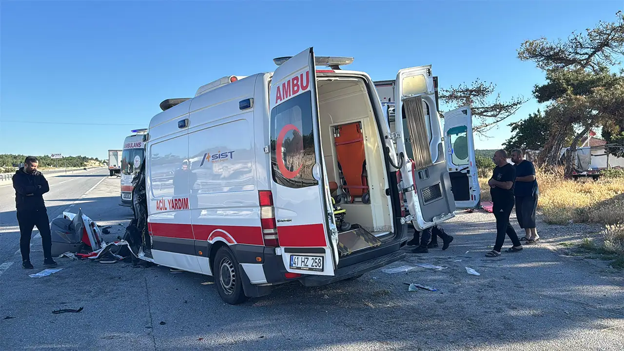 Kütahya'da Ambulans Kazası, Ölü Ve Yaralılar Var5