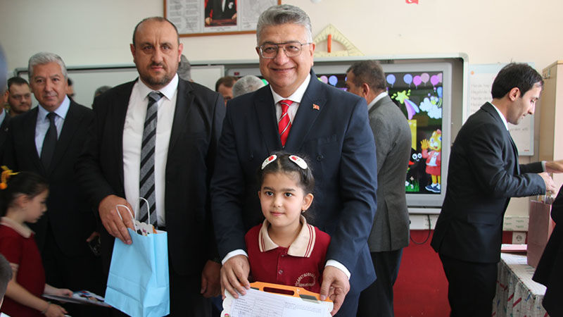 Kütahya’da Binlerce Öğrenci Karne Aldı (2)-1