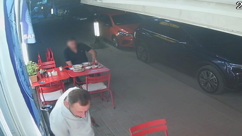 Kütahya’da Bir Kişi Restoranda Yedi Içti, Hesabı Ödemeden Kaçtı (2)