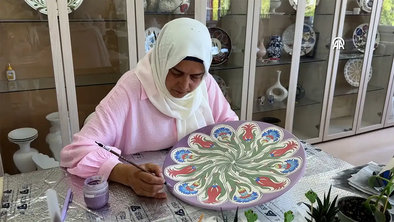 Kütahya’da Çini Sanatını Öğrendi, Sakarya’da Usta Öğretici Oldu7
