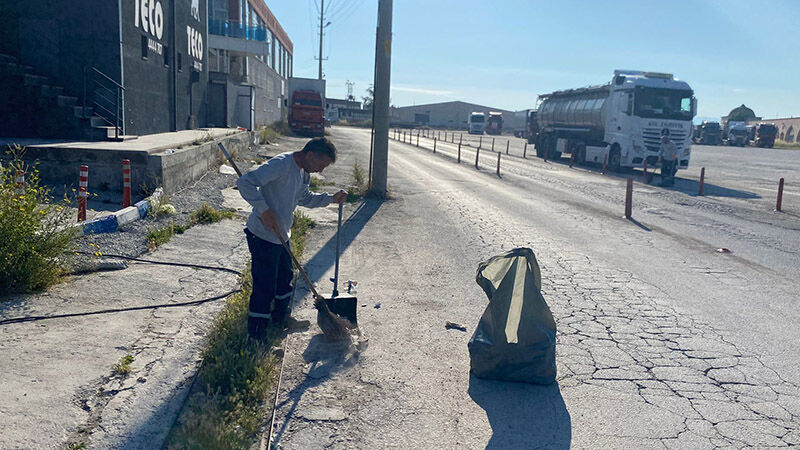 Kütahya’da Çiniciler Çarşısı Çevresinde Temizlik Çalışması Yapıldı (2)-1
