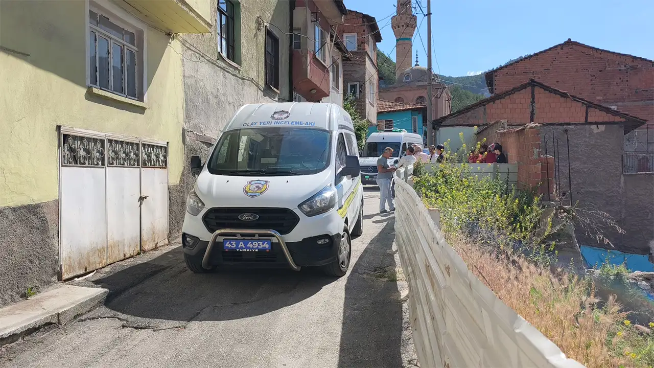 Kütahya'da Dehşet Evi!.. Annesinin Cesediyle Yaşamış4