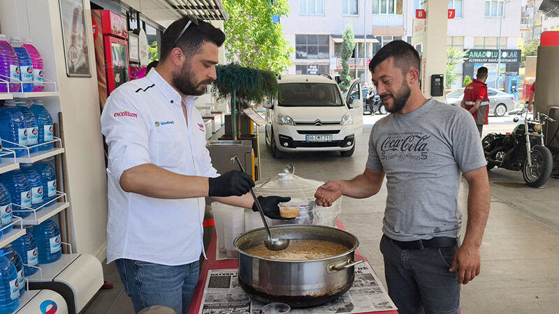 Kütahya’da Demir Akaryakıt’tan Aşure Ikramı (3)